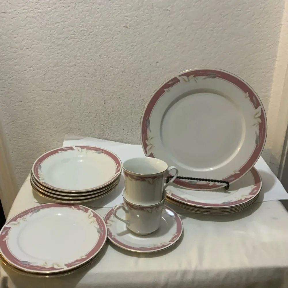 Majesty Taupe Fantasy #8394 Dinner salad plates cup saucers